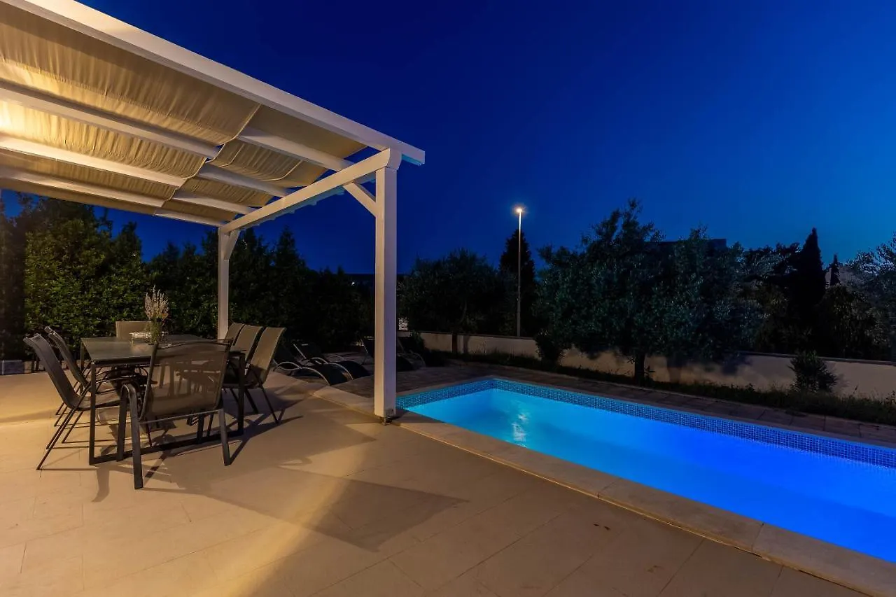 Deluxe Villa Valbruna Rovigno Croazia